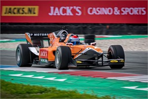 Zwart wint Maxx Formula, De Waard bij de historische toerwagens en GT’s